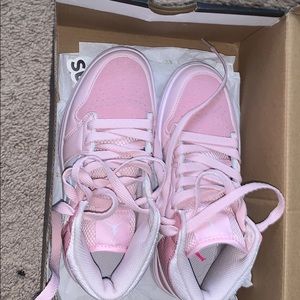 Air Jordan pink.